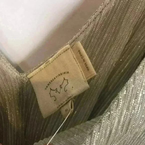 Anthropologie Vanessa Virginia Metallic Flowy Top Size Medium - Picture 6 of 8